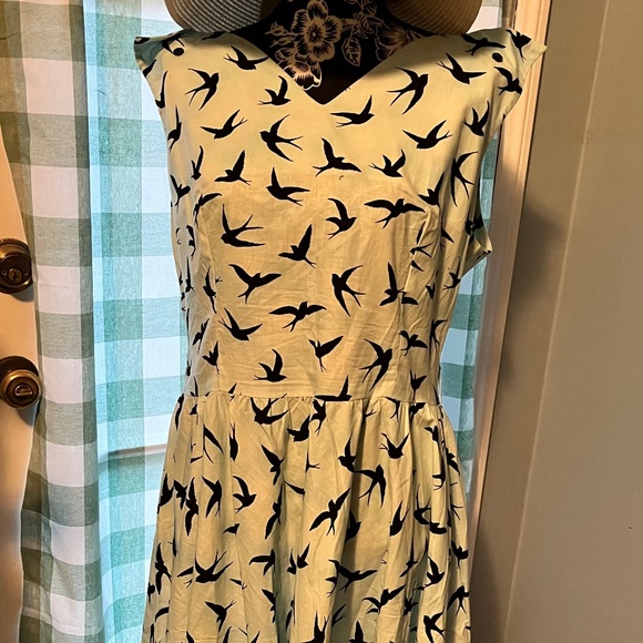 Bernie Dexter Dresses & Skirts - swallow vintage style dress
